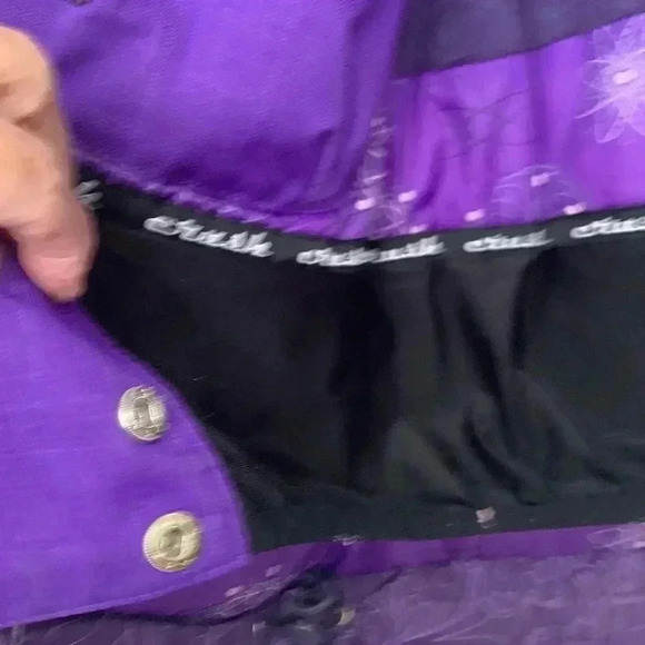 Crush winter coat w storm cuffs &  Velcro, front zip with Velcro, secure pockets - Picture 4 of 6